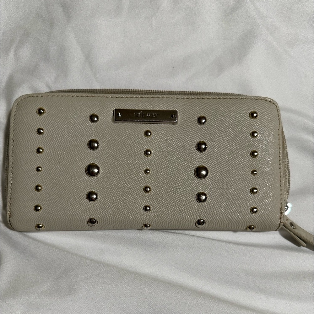 {NINE WEST} WOMENS STUDDED WALLET